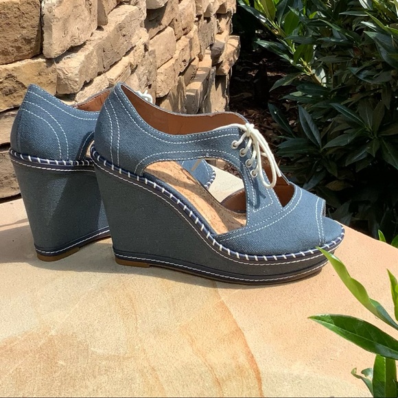 Gianni Bini Tie Up Heels - Picture 2 of 9